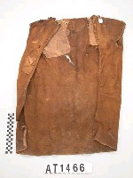 藏品(男子皮製無袖長衣)的圖片